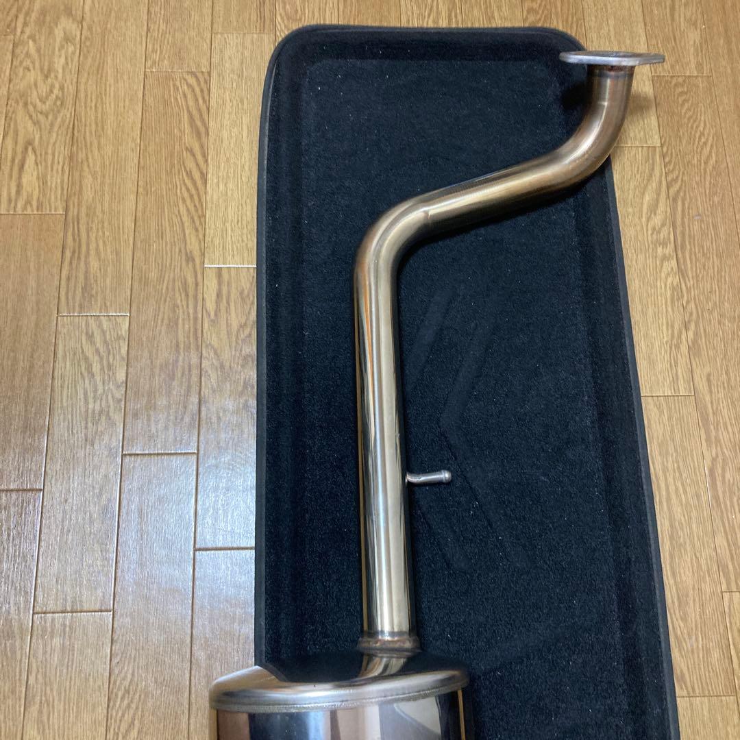 引取限定　プリウスα ガナドールマフラー