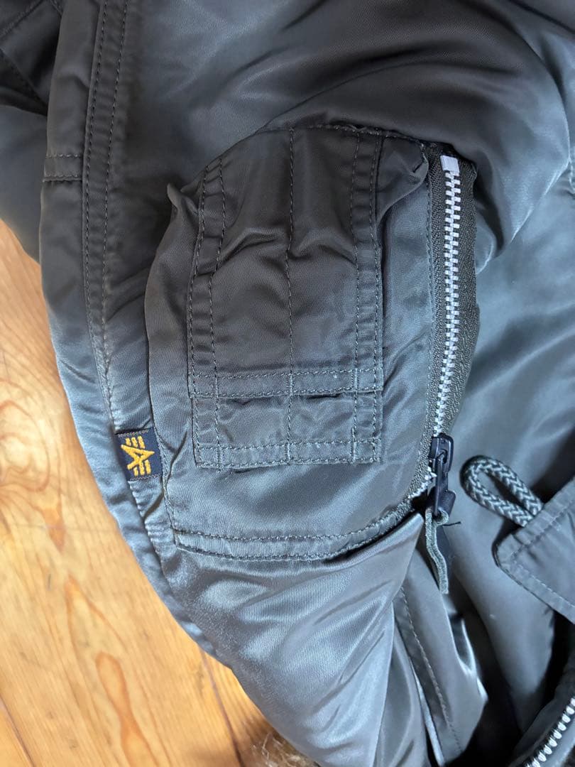 アルファN3Bオリーブグリーン ミリタリージャケットＬサイズ