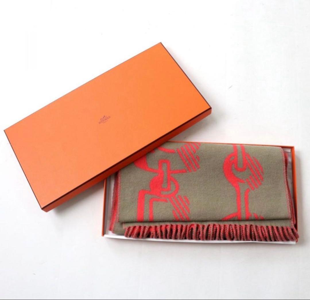 HERMESエルメス ドレバックルカシミヤ100% マフラーグレージュピンク箱付