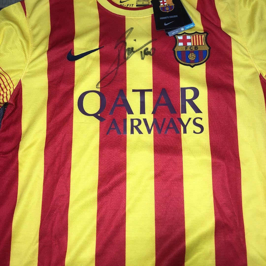 バルセロナ　メッシの直筆サイン　【本物】