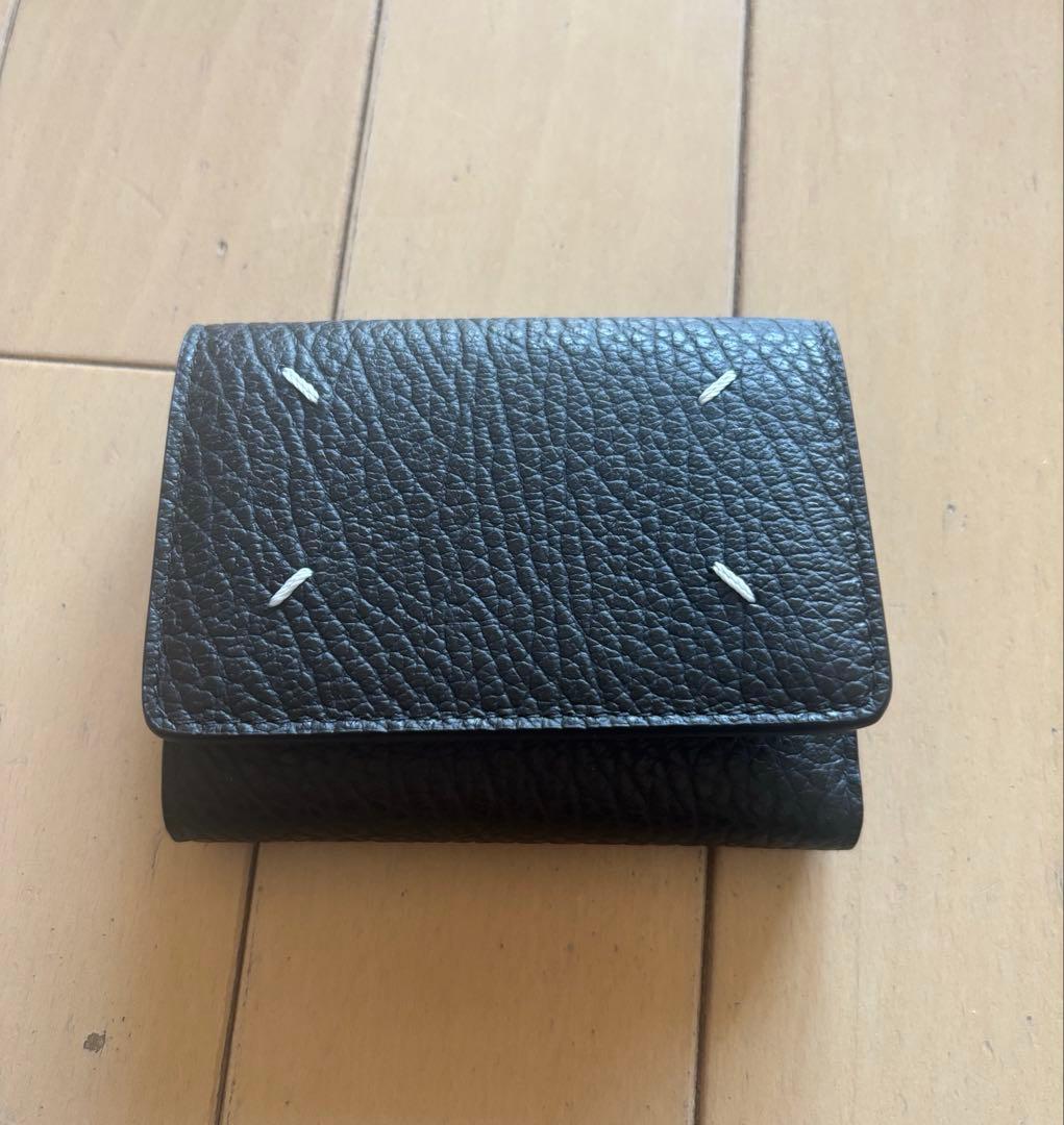 メゾンマルジェラ 三つ折り財布 レディース 黒 SA3UI0010 P4455