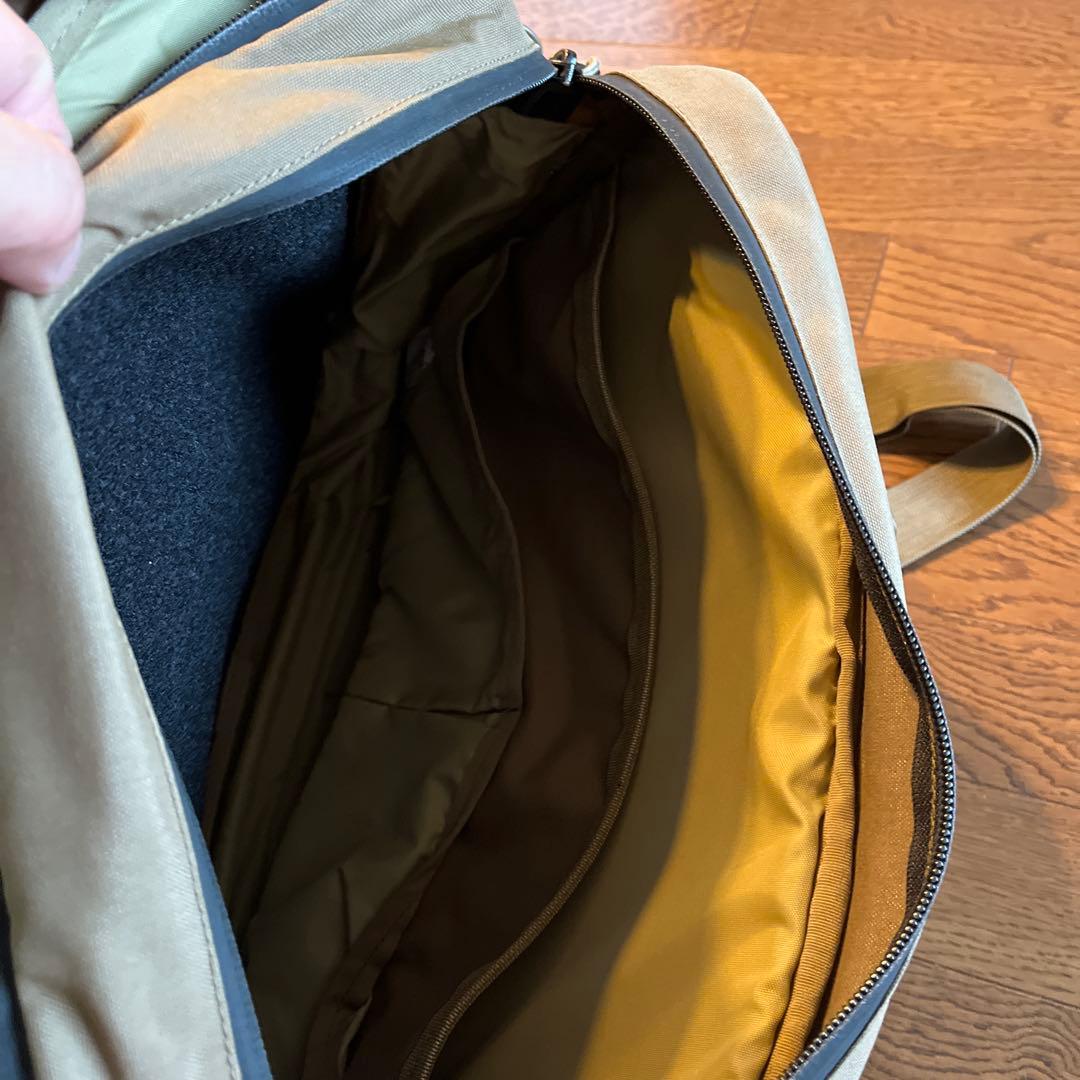 ミステリーランチ　ショルダーバッグ ベージュ　コヨーテ　スリーウェイ