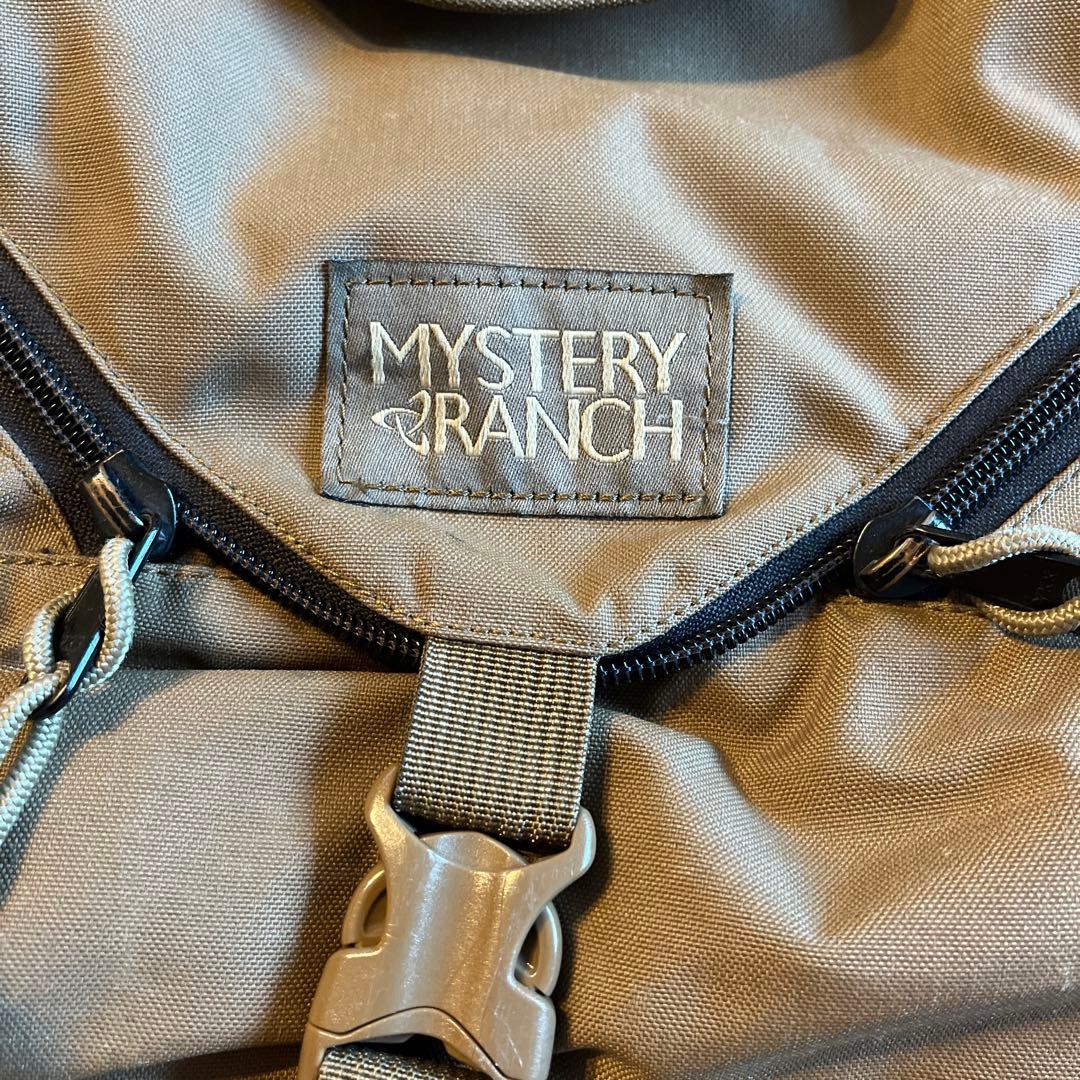 ミステリーランチ　ショルダーバッグ ベージュ　コヨーテ　スリーウェイ