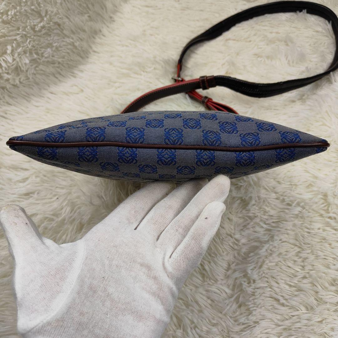 LOEWE　ショルダーバッグ　キャンバス　アナグラム　リピート　キャンバス　革