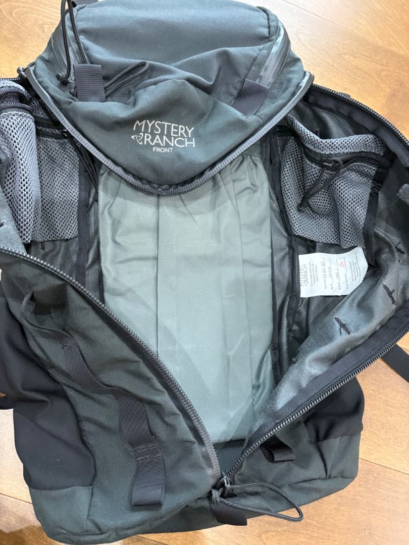 ミステリーランチ　リュック　フロント