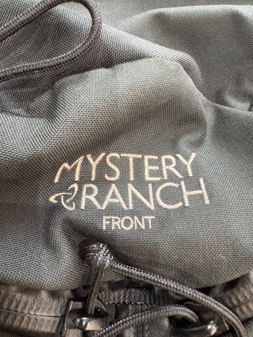 ミステリーランチ　リュック　フロント