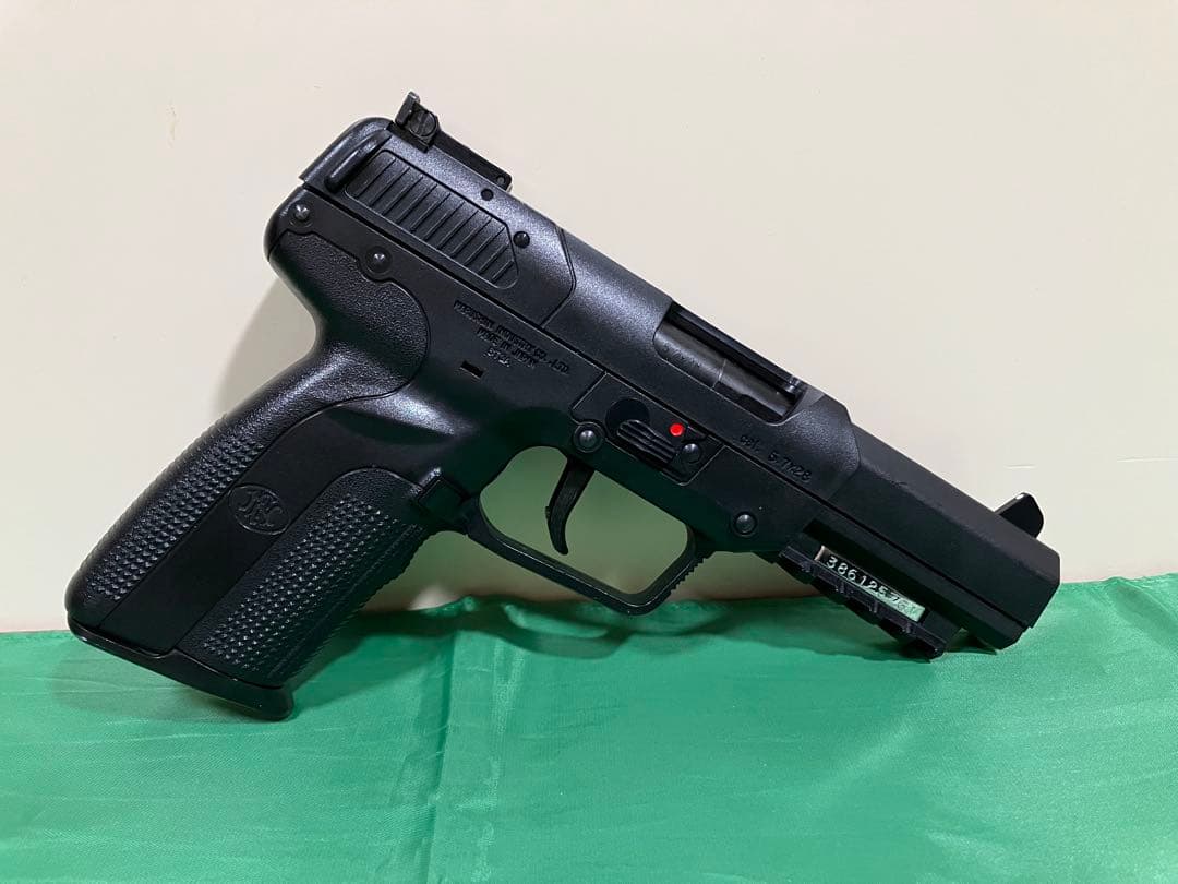 【中古品】マルシン　ファイブセブン　ガスガン　（日本製）