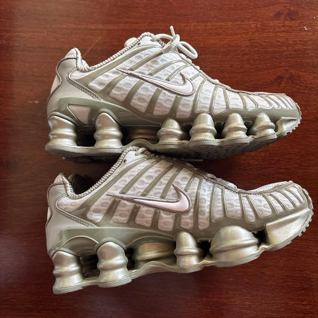 Nike Shox グレー スニーカー M