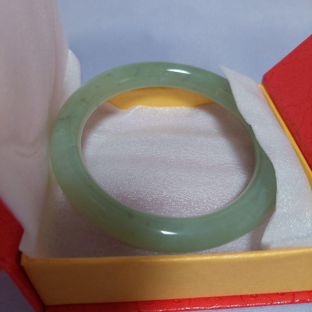 デコちゃん　新品　未使用　翡翠バングル　　 ミャンマー産　内径約6.5㎝