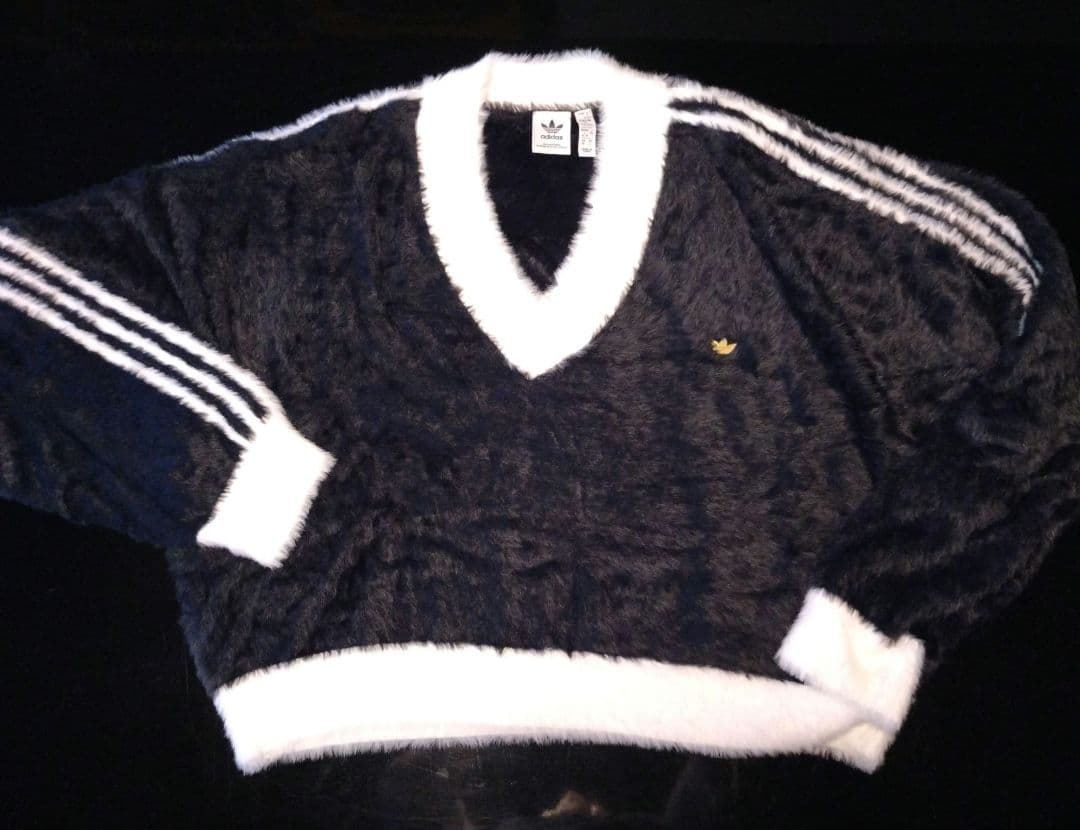 アディダス　レディースセーター