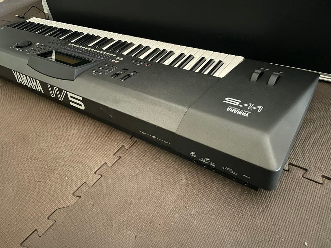 YAMAHA シンセサイザー W5 76鍵盤 ハードケース鍵付