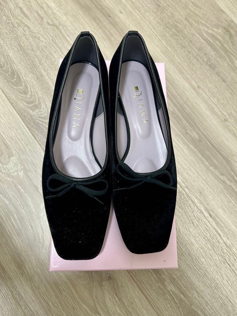 【新品未使用】DIANA 甲深ラメベルベットシューズ