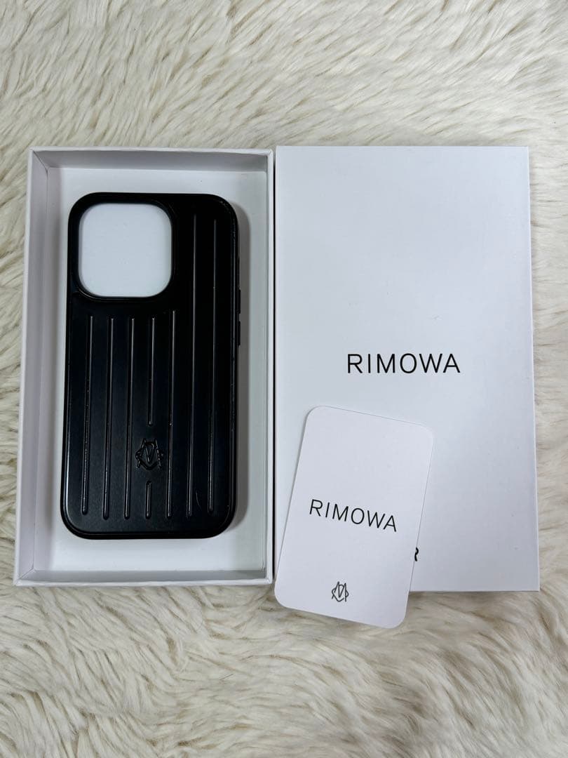 RIMOWA ブラックハードケース　iPhone15pro