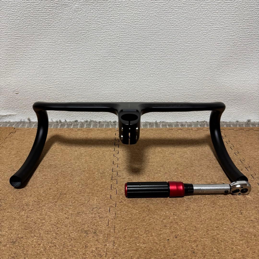 ロードバイク　一体型　カーボン　エアロ　ドロップハンドル　400-80mm