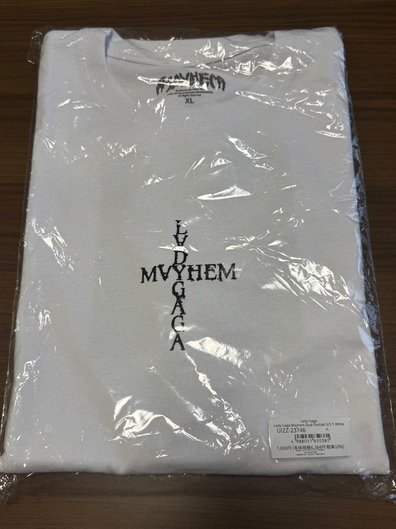 紙吹雪付⭐︎ レディーガガ　ポップアップ販売Tシャツ　半袖　白