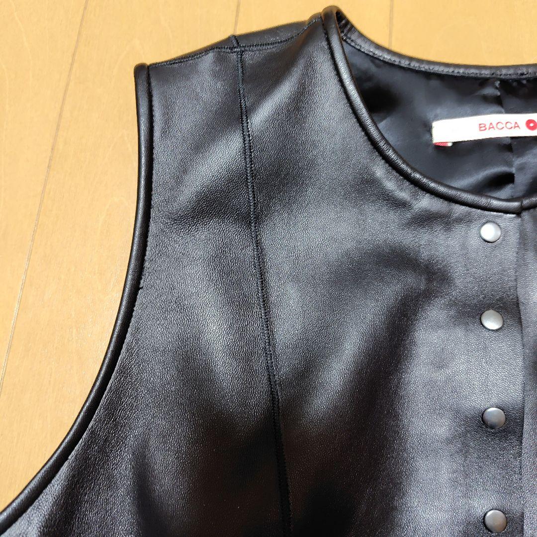 お値下げ致しました。BACCA 黒 ノースリーブ ベスト