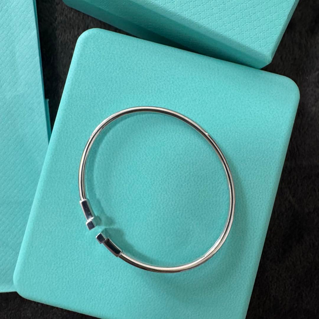 Tiffany & Co. Tiffany T ナロー ワイヤー ブレスレット