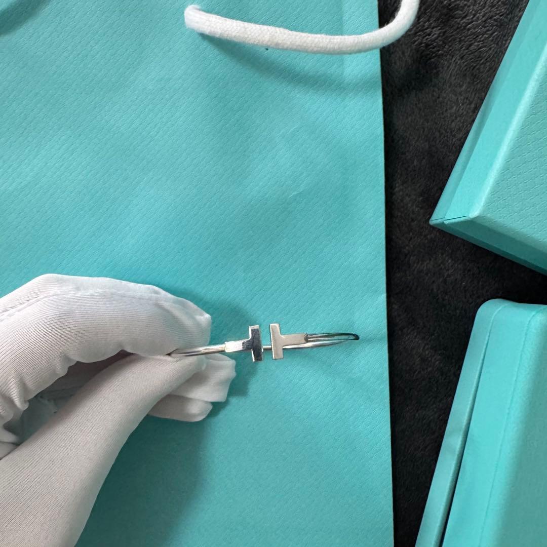 Tiffany & Co. Tiffany T ナロー ワイヤー ブレスレット