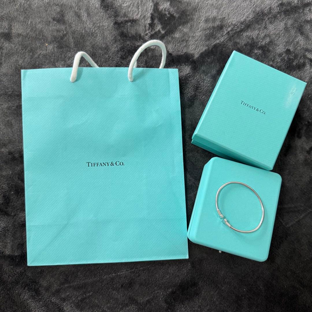 Tiffany & Co. Tiffany T ナロー ワイヤー ブレスレット