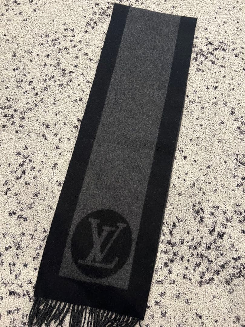Louis Vuitton ロゴマフラー ブラック グレー