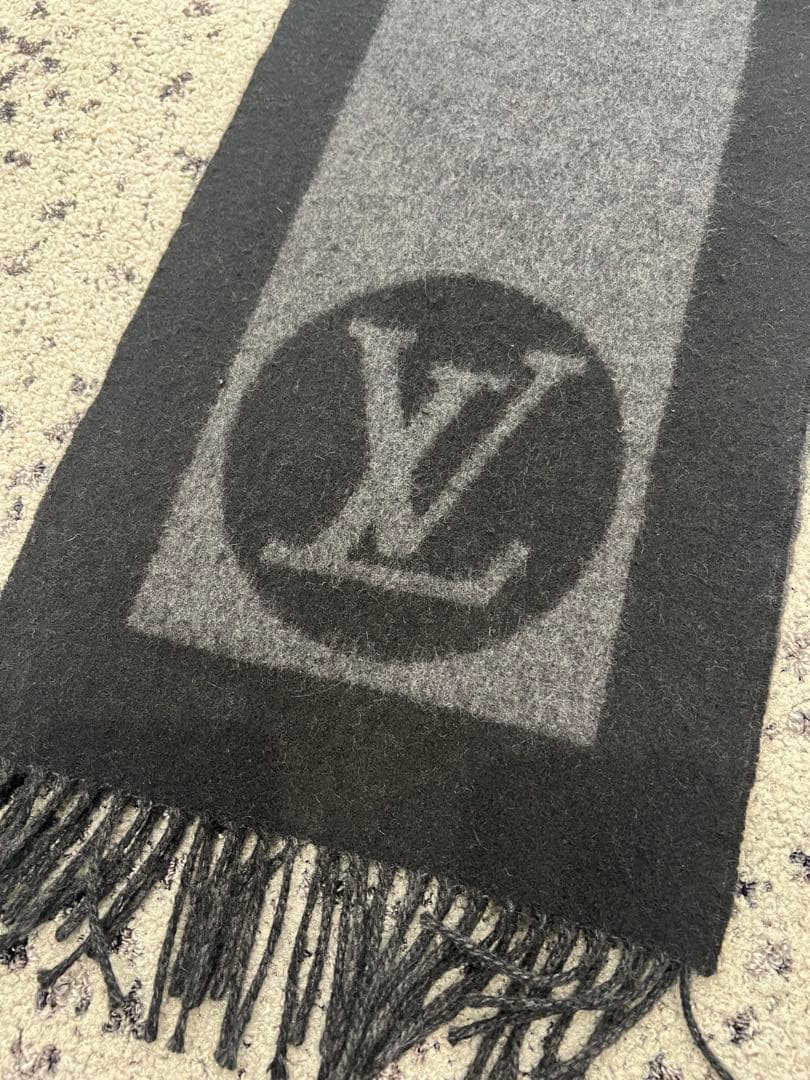 Louis Vuitton ロゴマフラー ブラック グレー