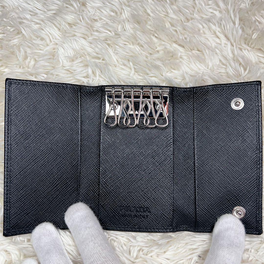 【美品】 PRADA 6連キーケース サフィアーノ レザー 三角ロゴ