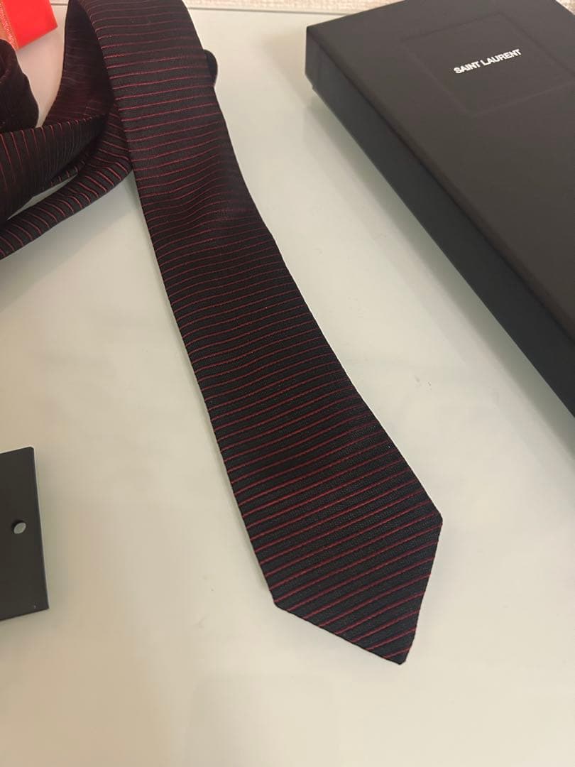 t*a様 サンローラン　ナロータイ　ネクタイ　ブラック　レッド