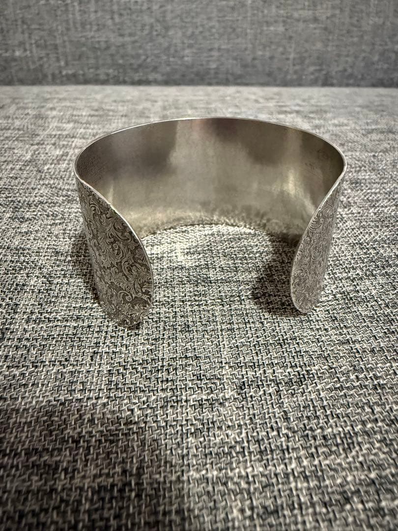 【agete】シルバー　バングル　ボタニカル柄