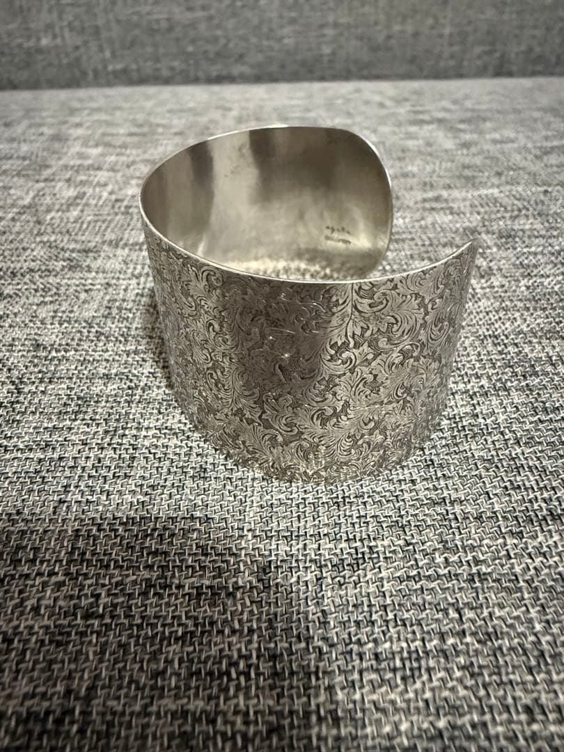 【agete】シルバー　バングル　ボタニカル柄