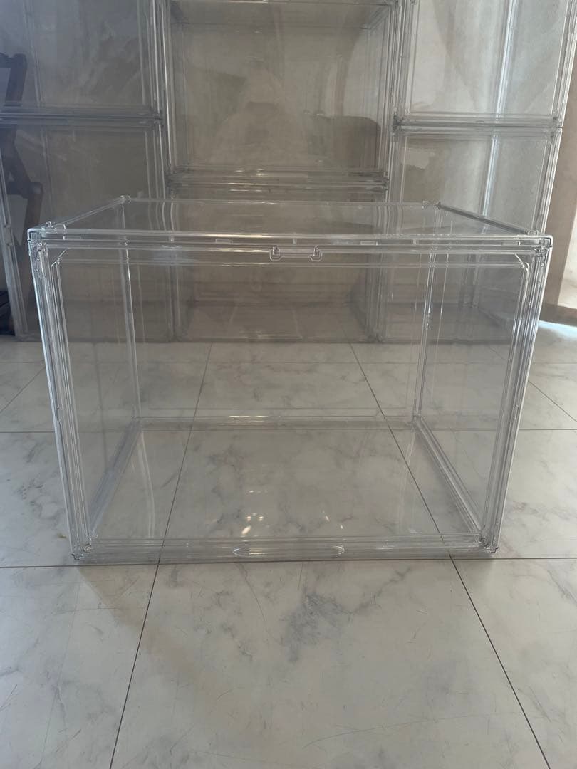 フィギュアケース　大型　2個