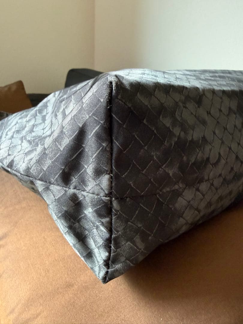 BOTTEGA VENETA ボッテガヴェネタ.イントレッチオリュージョン