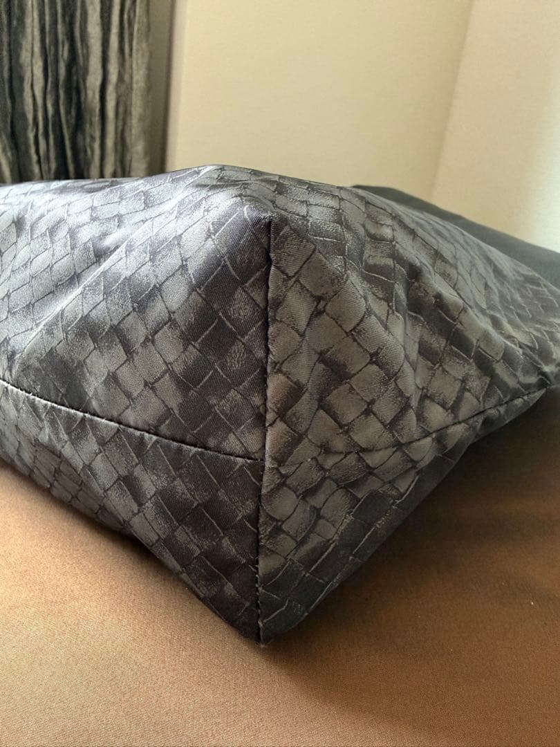 BOTTEGA VENETA ボッテガヴェネタ.イントレッチオリュージョン