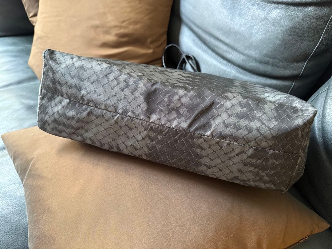 BOTTEGA VENETA ボッテガヴェネタ.イントレッチオリュージョン