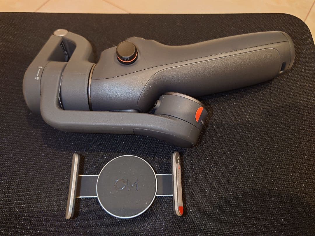 ほぼ未使用 Dji Osmo Mobile 6 ジンバル おまけ付