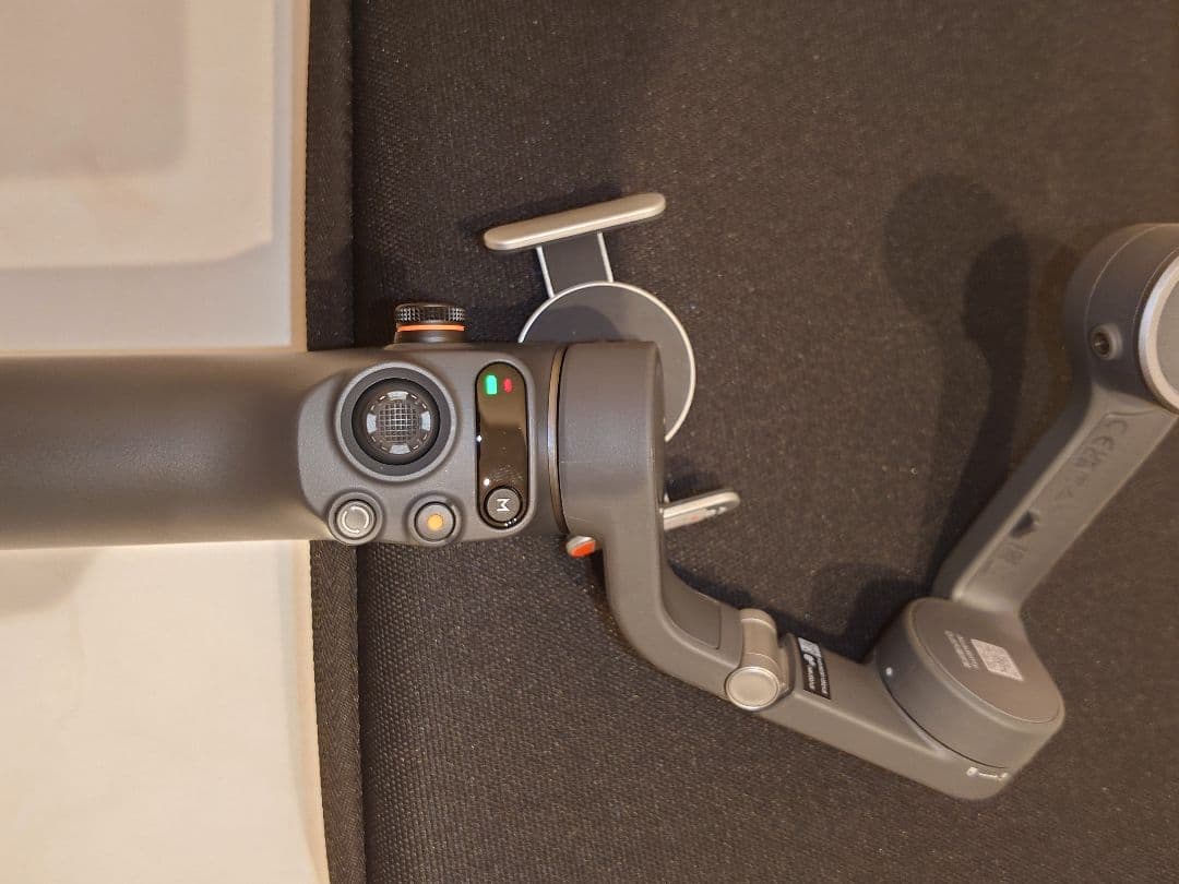 ほぼ未使用 Dji Osmo Mobile 6 ジンバル おまけ付