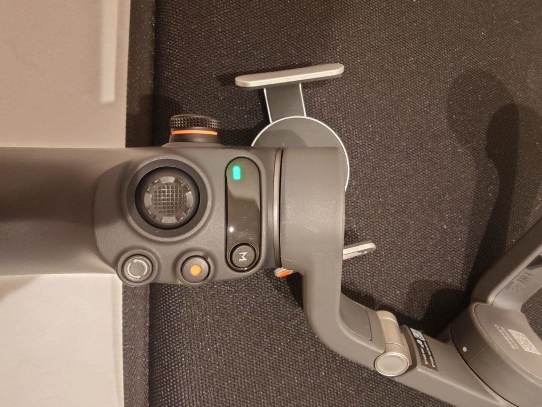 ほぼ未使用 Dji Osmo Mobile 6 ジンバル おまけ付