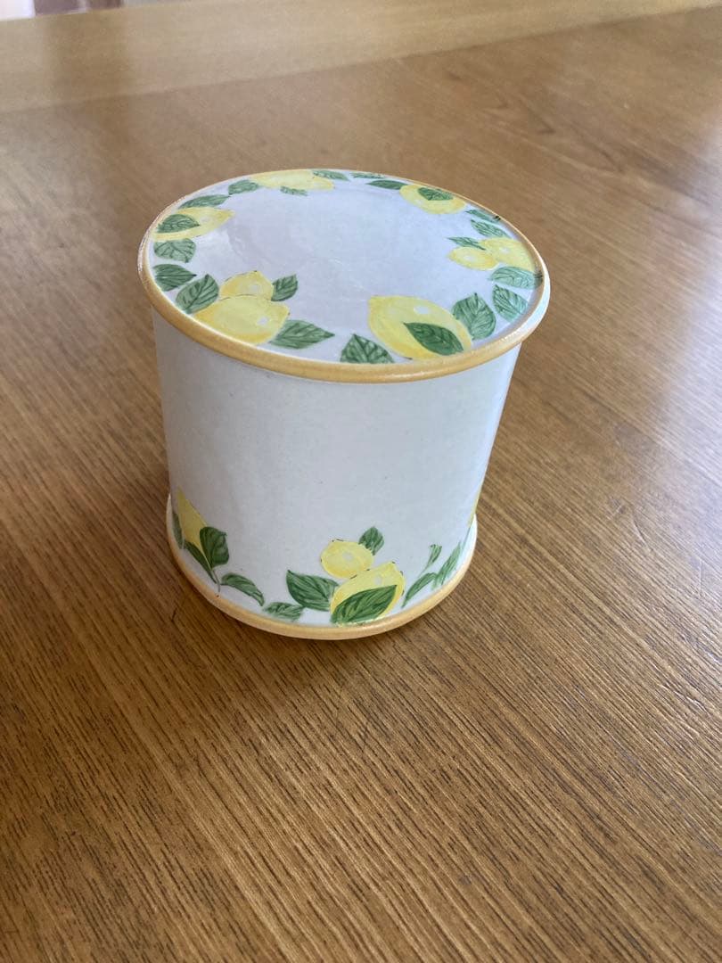 阿部慎太朗さん　レモン　蓋付き陶器