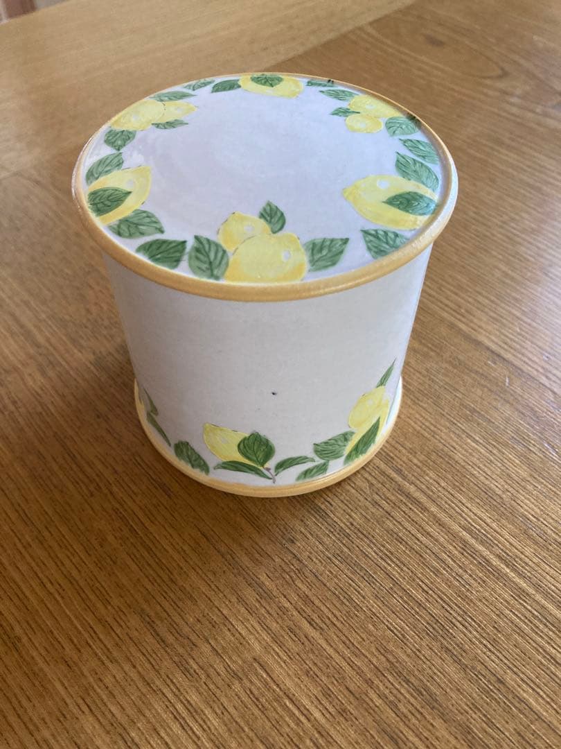 阿部慎太朗さん　レモン　蓋付き陶器
