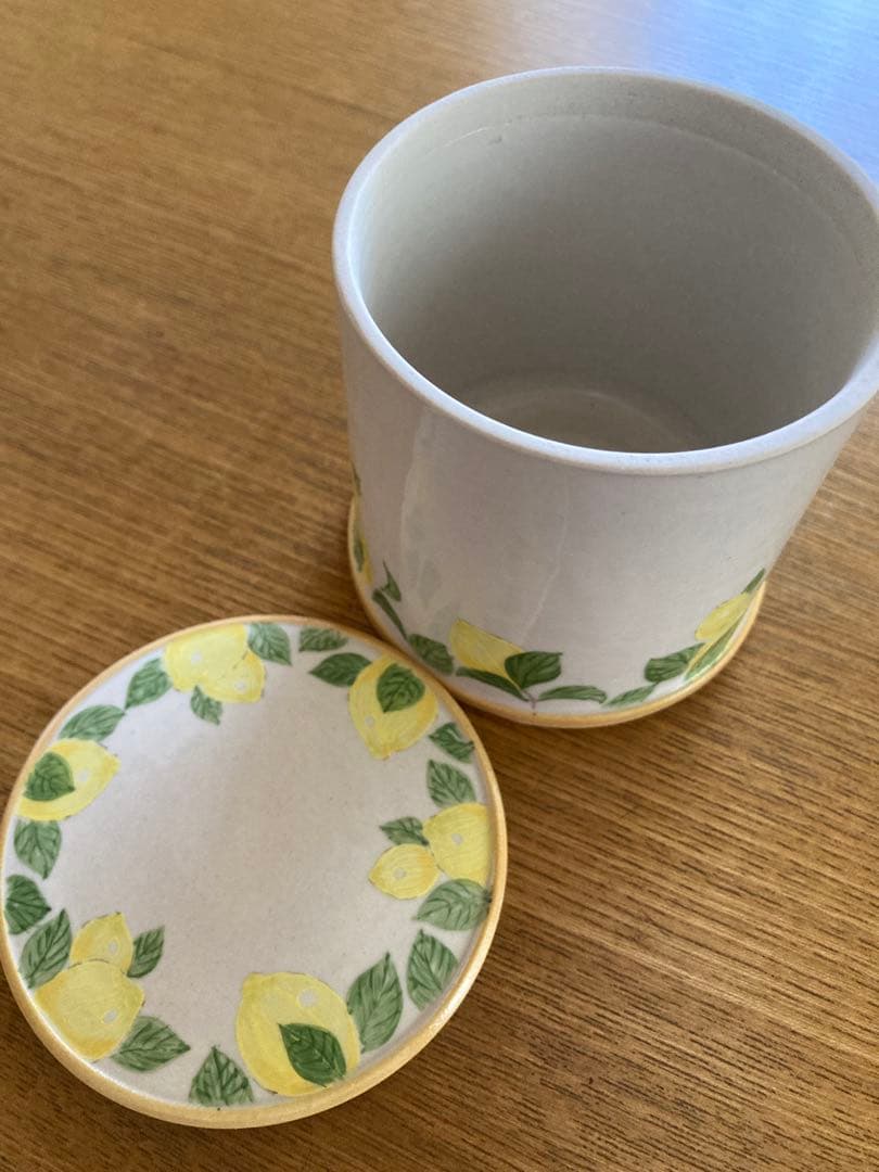 阿部慎太朗さん　レモン　蓋付き陶器