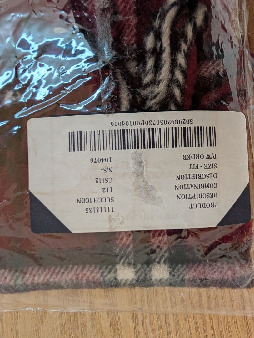 【新品タグ付き】BURBERRY　バーバリー　チェック　ワインレッド　ラムウール