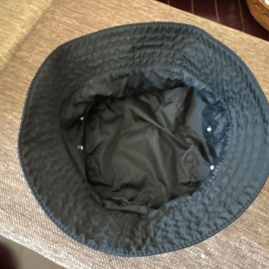 プラダ　黒 バケットハット　L