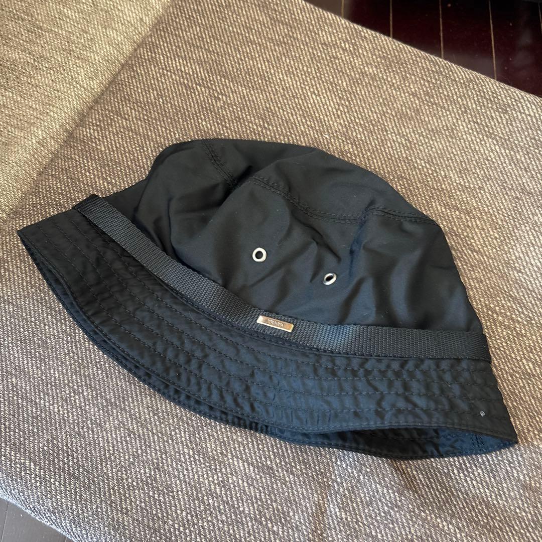 プラダ　黒 バケットハット　L