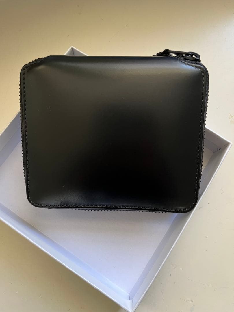COMME des GARÇONS 黒レザー二つ折り財布