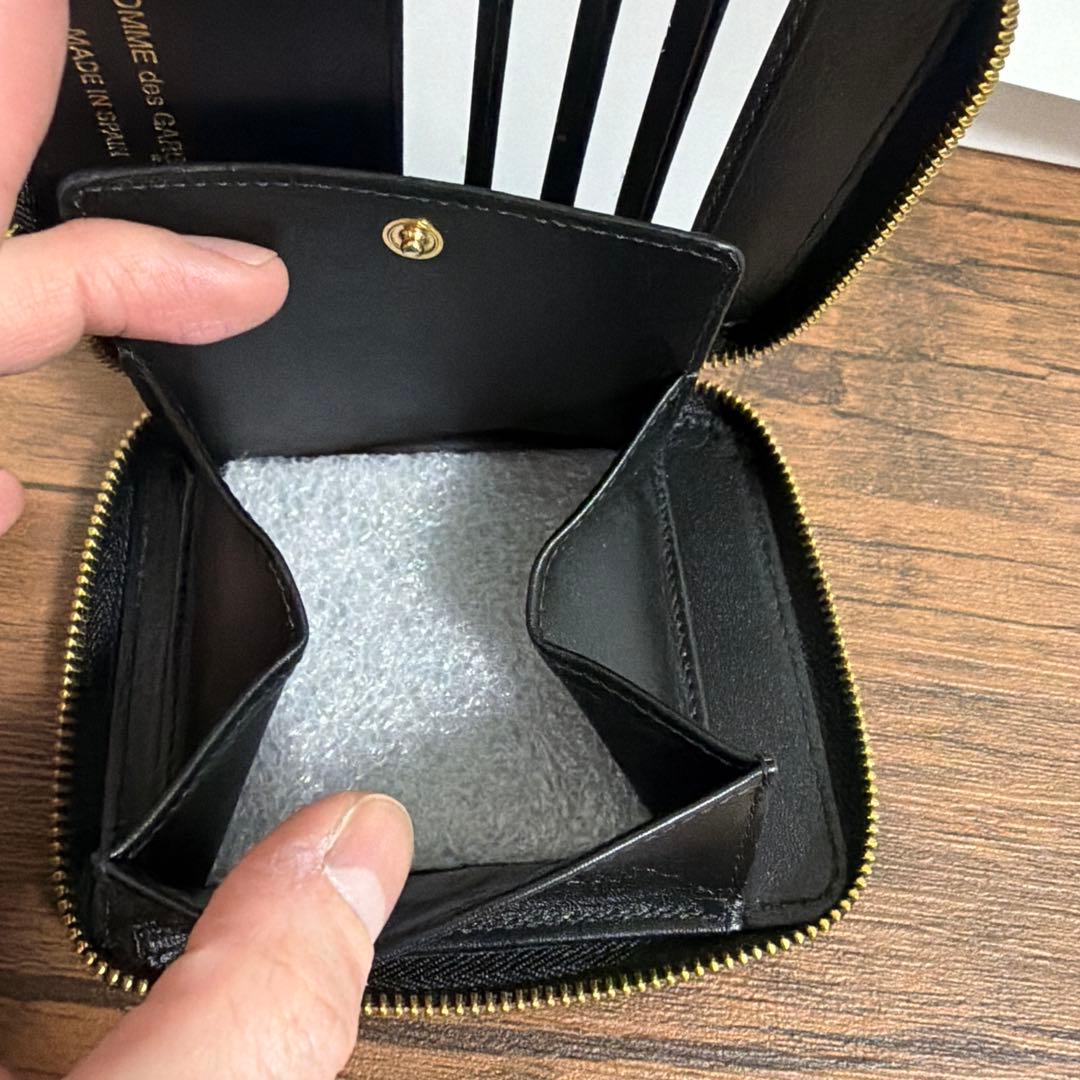 新品未使用！【COMME des GARCONS】コムデギャルソン 二つ折り財布