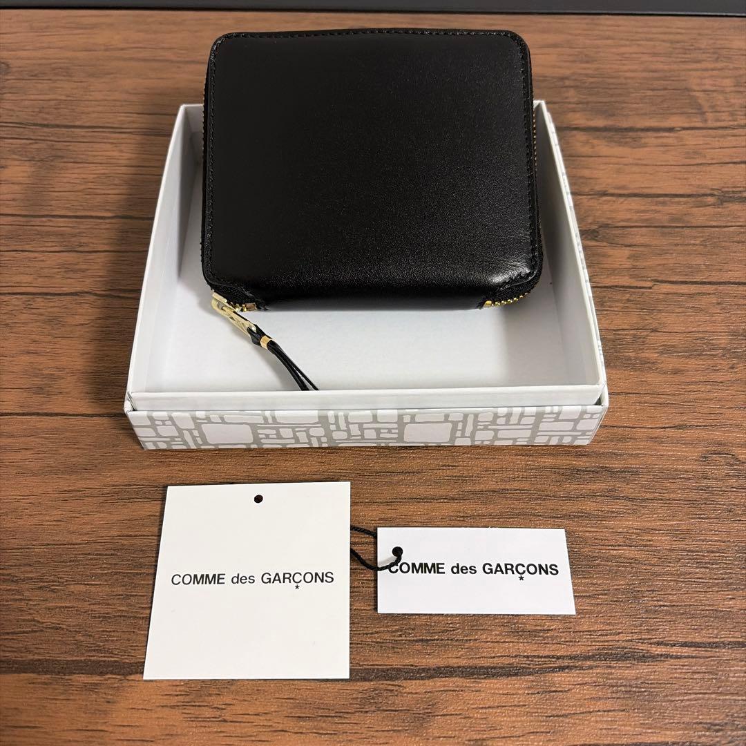 新品未使用！【COMME des GARCONS】コムデギャルソン 二つ折り財布