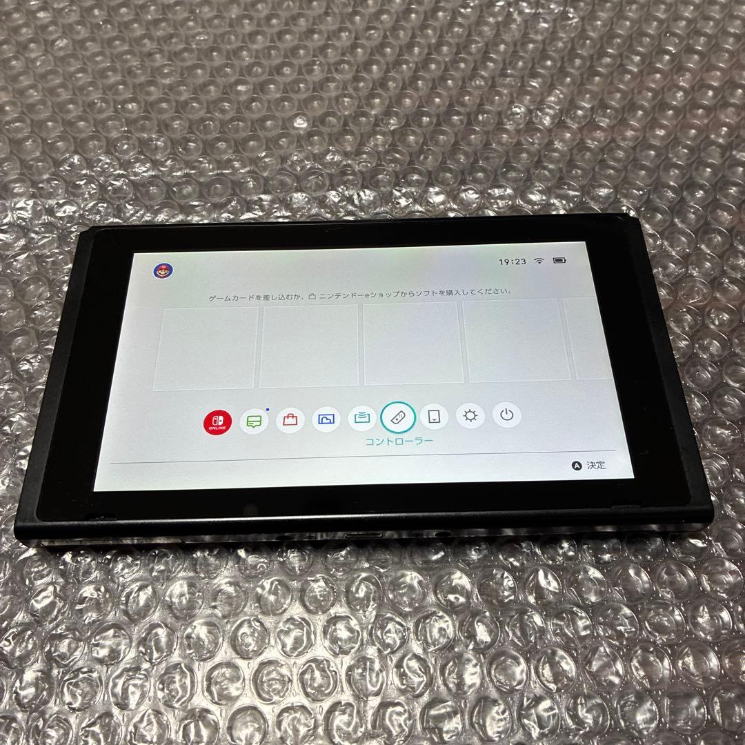 12 Nintendo Switch 本体　初期型