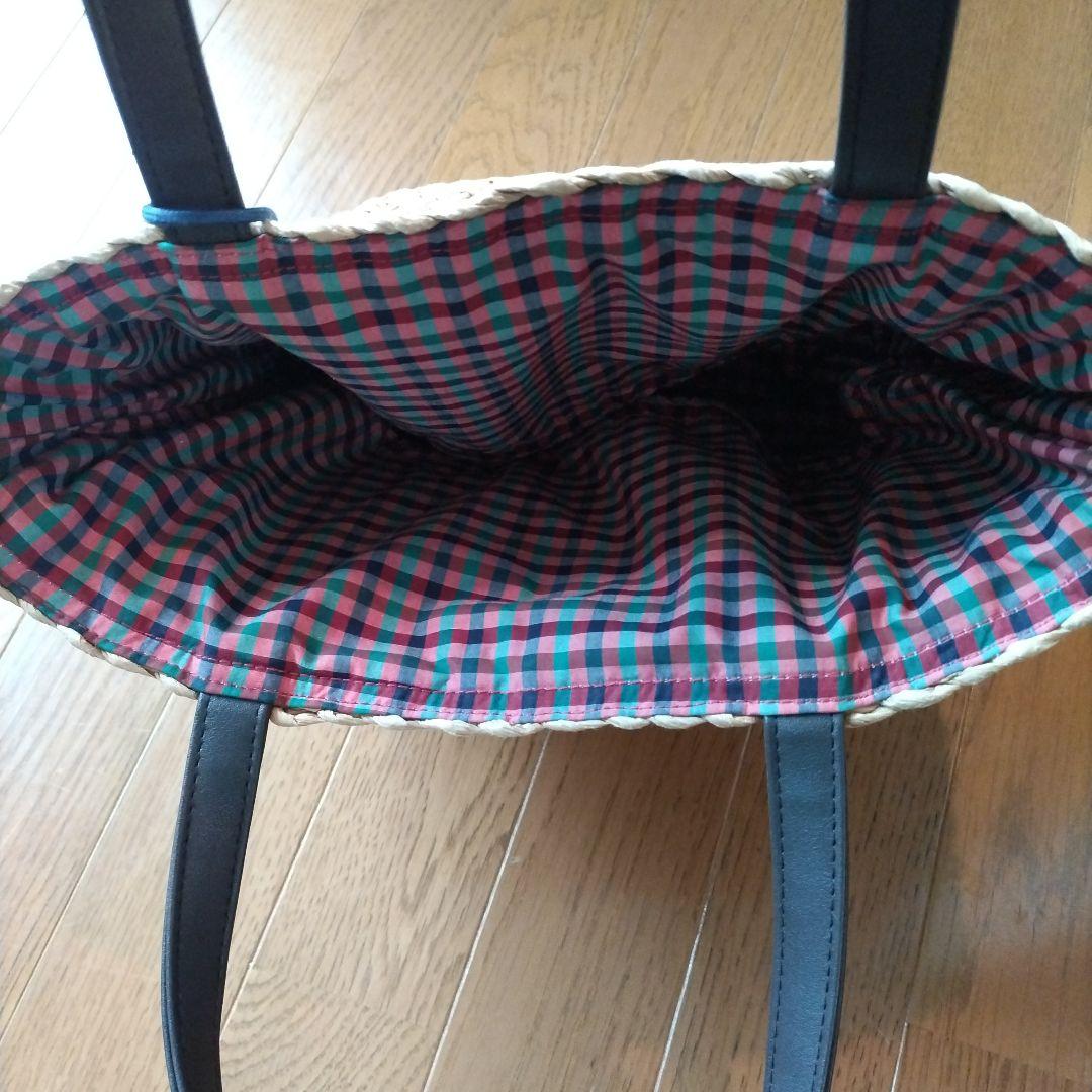 未使用に近い　ファミリア　かごバッグ　チャーム付き