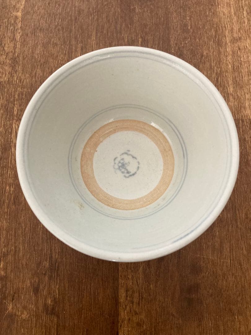 伊藤聡信　青い花模様の陶器製茶碗 中