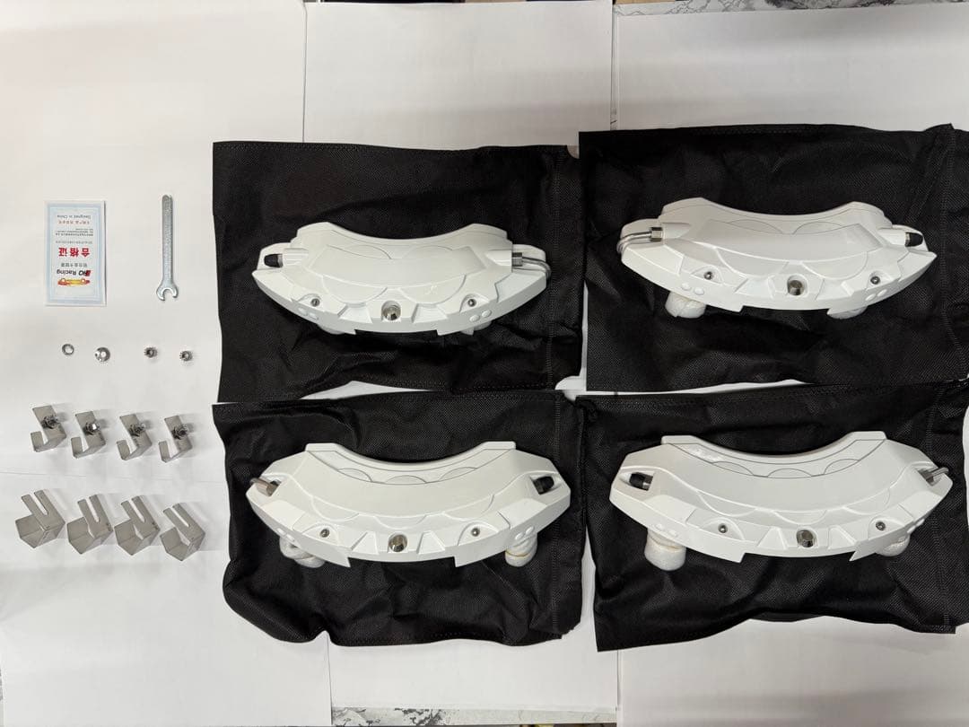 HQ RACING ブレーキキャリパーカバー4個セットトヨタハリアーAVU65