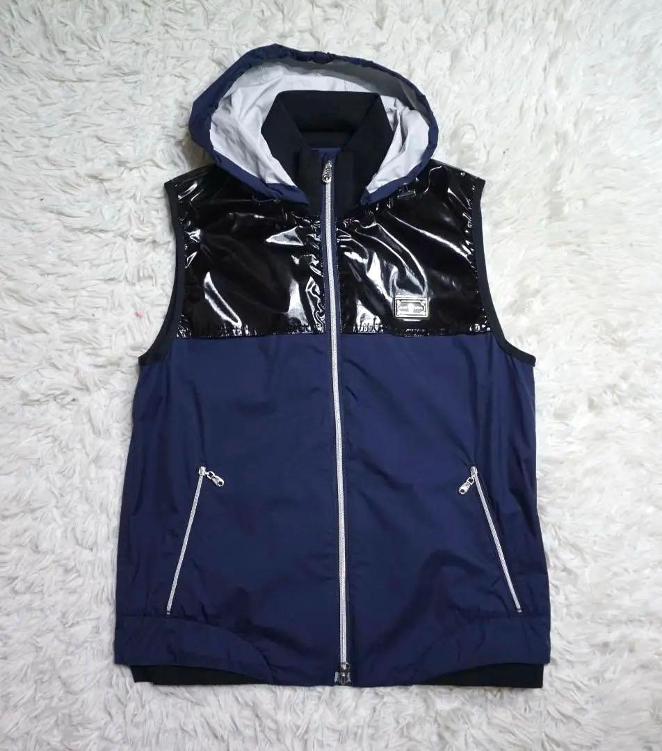 マーク＆ロナ　Triangle Squareナイロンベスト　フード脱着可